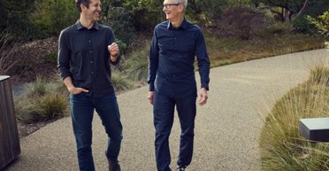 Тім Кук іде з посади глави Apple: у чому причина і хто стане новим гендиректором компанії (фото)