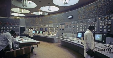 Танцы вокруг атома. Почему среди зимы включили все энергоблоки украинских АЭС