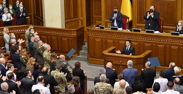 Президент у лещатах. До чого призведе внутрішній і зовнішній тиск на Зеленського