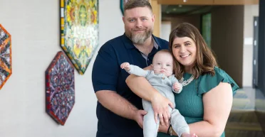 "Шансы были нулевые": самый маленький в мире преждевременно рожденный мальчик выжил и отметил один год (фото)