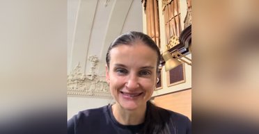 Женщина насмешила интернет своей ссорой с мамой, которая работает учительницей украинского языка (видео)