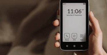 Найдивніший телефон: модель E Ink може працювати 6 днів на одному заряді (відео)