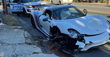 Отказали тормоза: в США разбили эксклюзивный суперкар Porsche за $2 миллиона (фото, видео)