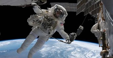 Повна шафа скафандрів, а вийти ні в чому: у NASA великі проблеми
