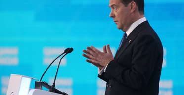 Медведєв розкритикував ідею відправки військ НАТО в Україну і образив Макрона