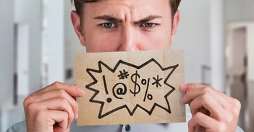 "Можем материться": в "Укрпочте" объяснили бранное сообщение в Х о продаже авто