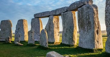 Ученые нашли возле Стоунхенджа странную сеть из ям: их возраст может превышать 4000 лет (фото)