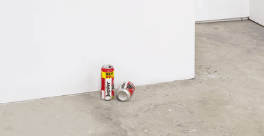 Вирішив прибратися: механік у музеї викинув у відро для сміття витвір мистецтва (фото)