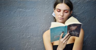 Чому не можна говорити "приймати участь" (відео)