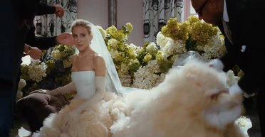 В секонд-хенде нашли роскошное свадебное платье из культового "Секса в большом городе"