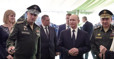 У бывшего зама Шойгу конфисковали 23 машины, дом Булгакова и кортик Люфтваффе