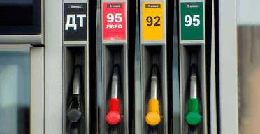 Не ждать форс-мажора. Половина украинского бензина из Беларуси — в чем опасность?