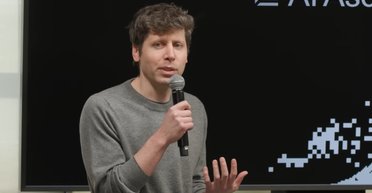 Создатель ChatGPT и дизайнер iPhone выпустят новый гаджет без экрана: он может стать проблемой