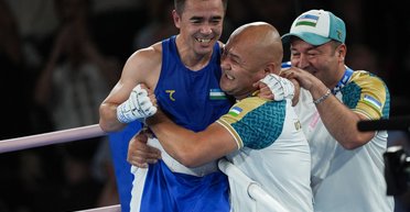 Зупинилося серце: тренер збірної Узбекистану ледь не загинув, радіючи перемозі спортсмена (фото)