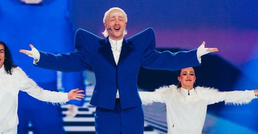 Подрался с фотографом: певца из Нидерландов могут отстранить от "Евровидения-2024"