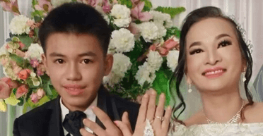 Сплять у різних ліжках: 16-річний хлопець одружився з 41-річною подругою матері (фото)