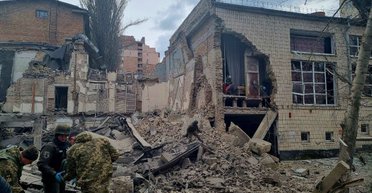 Баллистическая атака на Киев: разрушена часть Академии художеств, ранена преподавательница (видео)