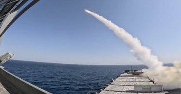 Іран запустив дві крилаті ракети з транспортного контейнера корабля (відео)