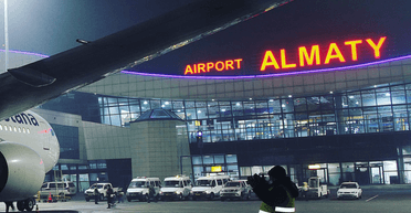 В Казахстане из-за захвата аэропорта застряла группа украинцев, МИД пытается их вывезти