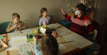 Учеба в военное время. Как оформиться в новую школу и получить документ об окончании учебного года