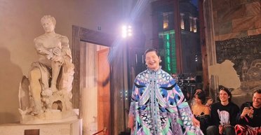 Изабелла Росселлини и Кристи Тарлингтон появились на показе Emilio Pucci в роскошных нарядах