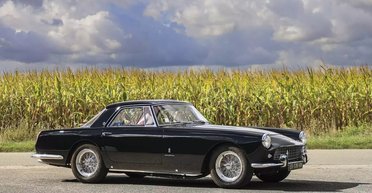 На аукцион выставили винтажный суперкар Ferrari Анджелины Джоли (фото, видео)