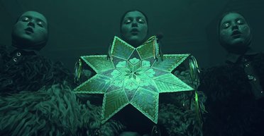 Хичкок и автослесари. 7 лучших видеоклипов января