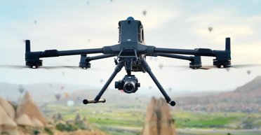 Новейший дрон Matrice 400 от DJI: несет 6 кг веса и летает почти час (видео)