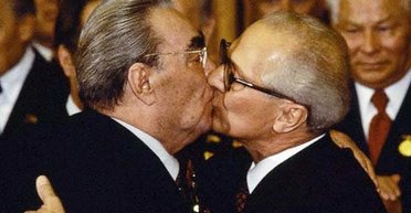 Після Брежнєва — не зараховується. Що не так із камінг-аутом Melovin на Atlas Weekend