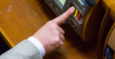 Лишенные неприкосновенности. Чем заканчивались попытки привлечь депутатов к ответственности