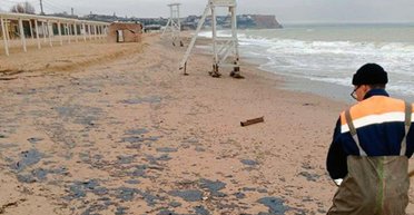 Разлив нефти в Черном море: берега Анапы стали непригодны для отдыха (видео)