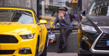 Больше денег не будет. Хватит ли Украине финансов Запада на пенсии и выплаты