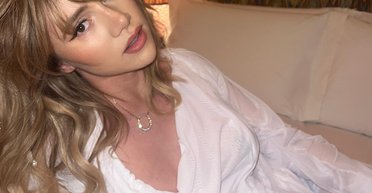 Вагітна Сьюкі Вотергаус зняла селфі в "мокрій" сукні (фото)