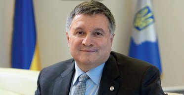 Всем умникам хочу сказать, что в наших условиях "утилизация" старых милицейских кадров невозможна, – Арсен Аваков