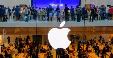 iPhone за тысячи долларов: в США штурмуют магазины Apple, опасаясь подорожания из-за новых пошлин