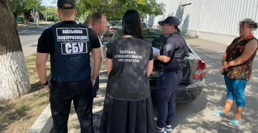 Заступник командира батальйону змусив підлеглих будувати маєток під Одесою, — ДБР (фото)