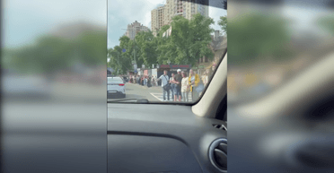 Ціни на таксі у Києві різко злетіли: обстріл РФ спричинив транспортний колапс, — соцмережі (фото)