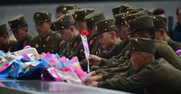 "Искупал грехи перед вождем": боец КНДР обокрал военных РФ и продавал их вещи, — ССО (фото)