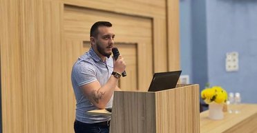 "Психолог только на приеме": психотерапевта детской больницы во Львове обвинили в кибербуллинге (скриншоты)