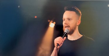 "Шутка" комика Стенюка: в Меджлисе заявили о межрелигиозной вражде, омбудсмен отреагировал (видео)