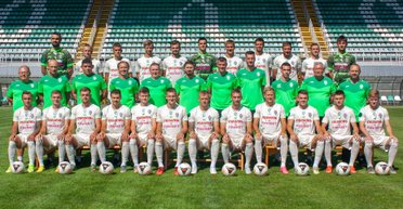 В Киеве футболистам команды "Оболонь" выдали повестки в военкомат