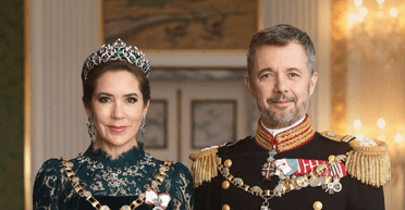 Історична тіара та Орден Слона: королева Данії Мері вперше одягнула коштовності корони (фото)