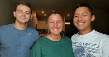 Втроем дешевле: в США женщина живет с бывшим мужем, нынешним партнером и детьми (фото)