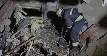 В Днепре завершили спасательную операцию: из-под завалов достали тело мужчины (фото)