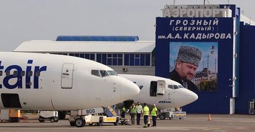В аеропорту ввели план "Ковер": безпілотник атакував казарму спецназу в Грозному (відео)