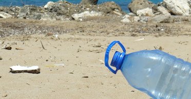 Послание в бутылке. 5 материалов, способных спасти планету от пластика