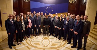 Емоції в обмін на зброю: успіхи та проблеми українських дипломатів у 2023 році