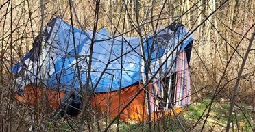 В Польше в лесу обнаружили украинку, которая жила в палатке: что произошло (фото)