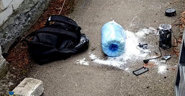 Шантажували відвертими фото: у Тернополі 14-річна дівчинка готувала теракт (фото)