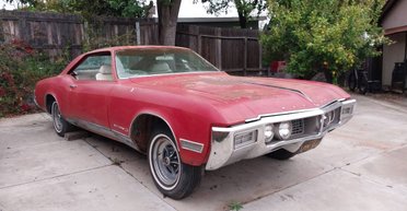 Роскошное американское авто 60-х простояло заброшенным 33 года (фото)